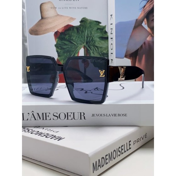 LV Faceted Square Sunglasses (Black/Gold)